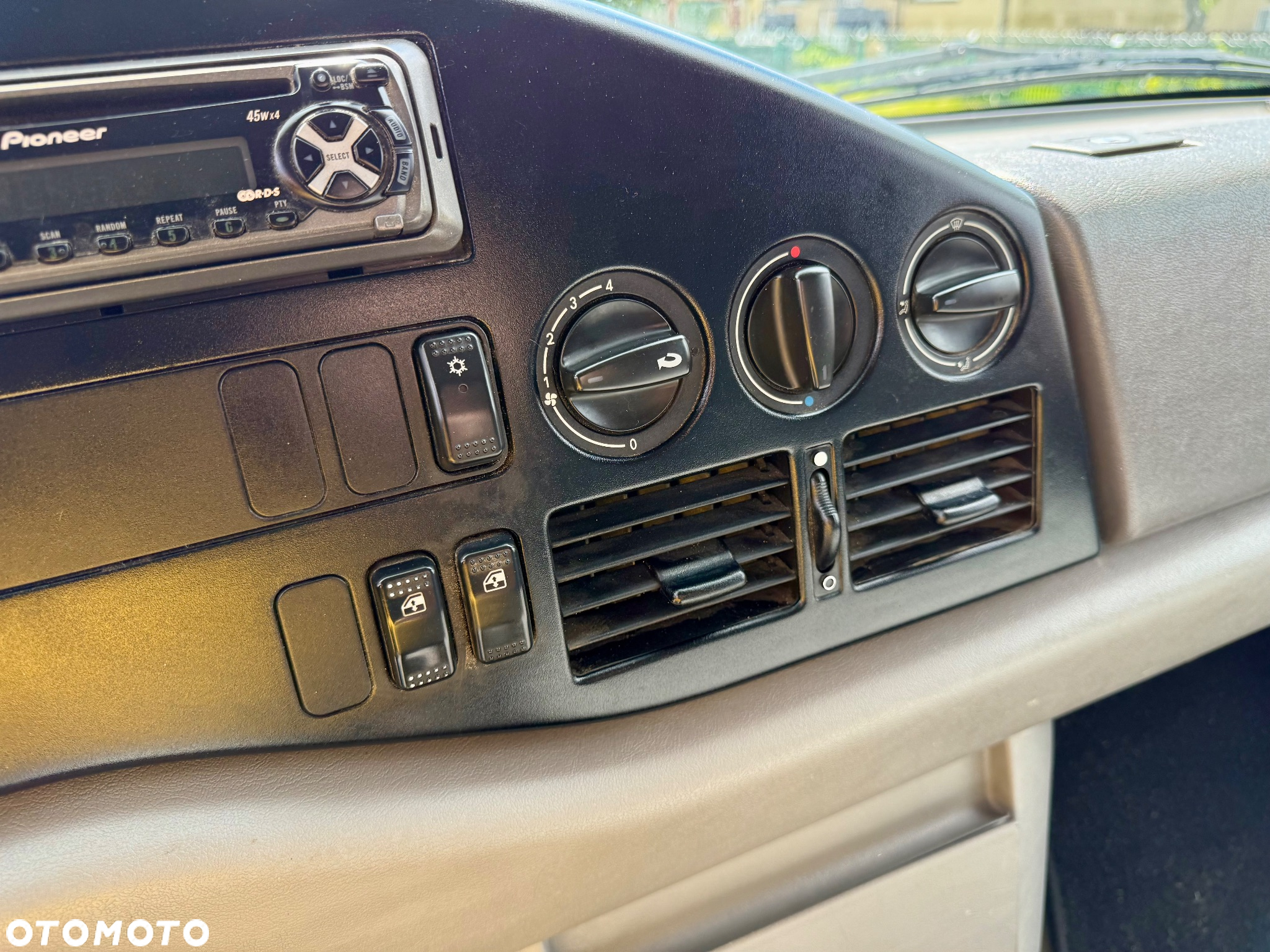 Volkswagen LT35 2,5TDI 109KM - 30