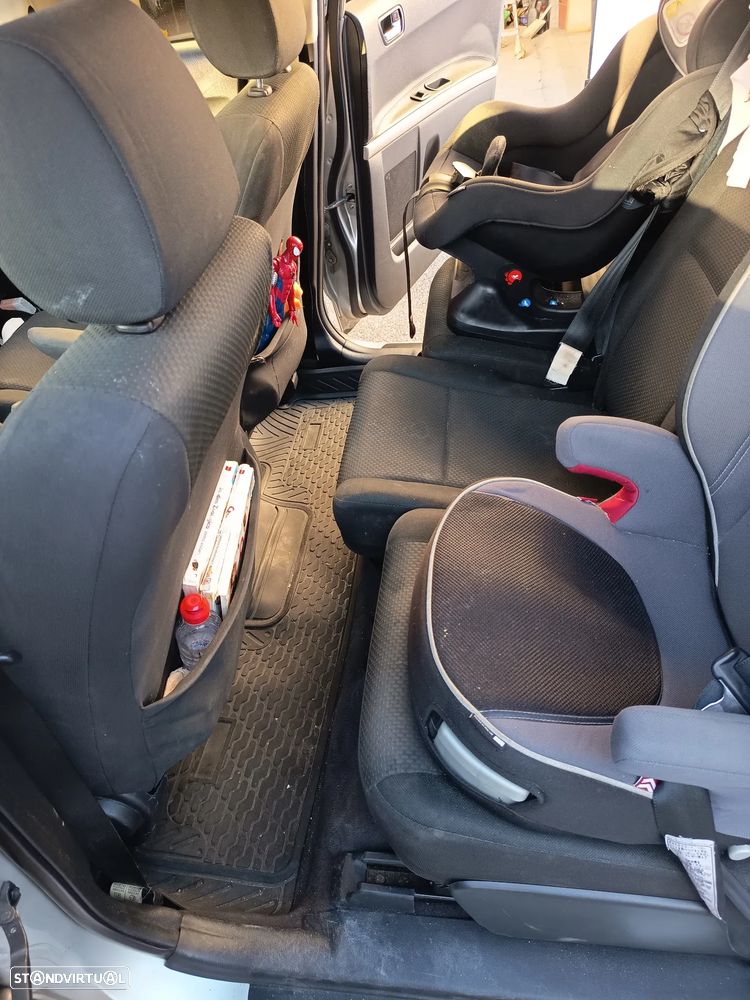 Toyota Corolla Verso 2.2 D-4D Sol - 7