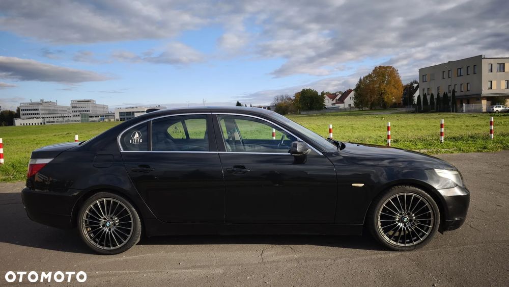 BMW Seria 5 520i - 5