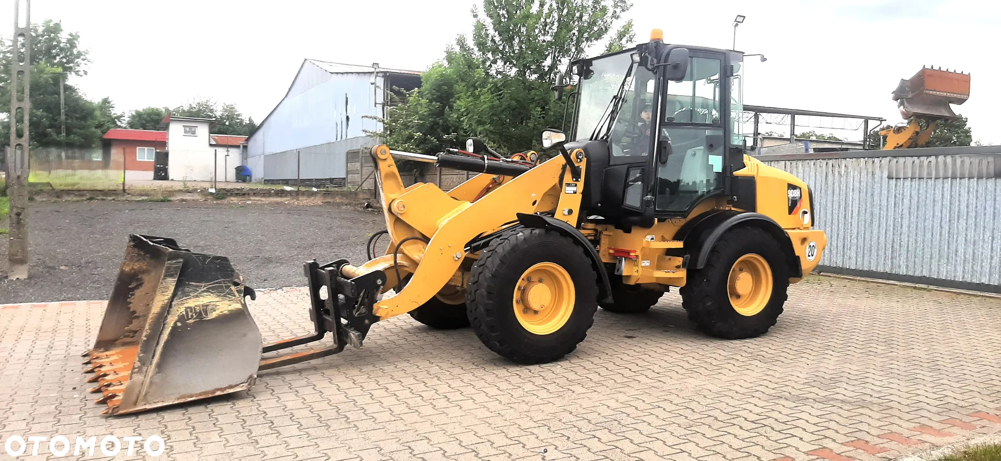 Caterpillar 908H - 4