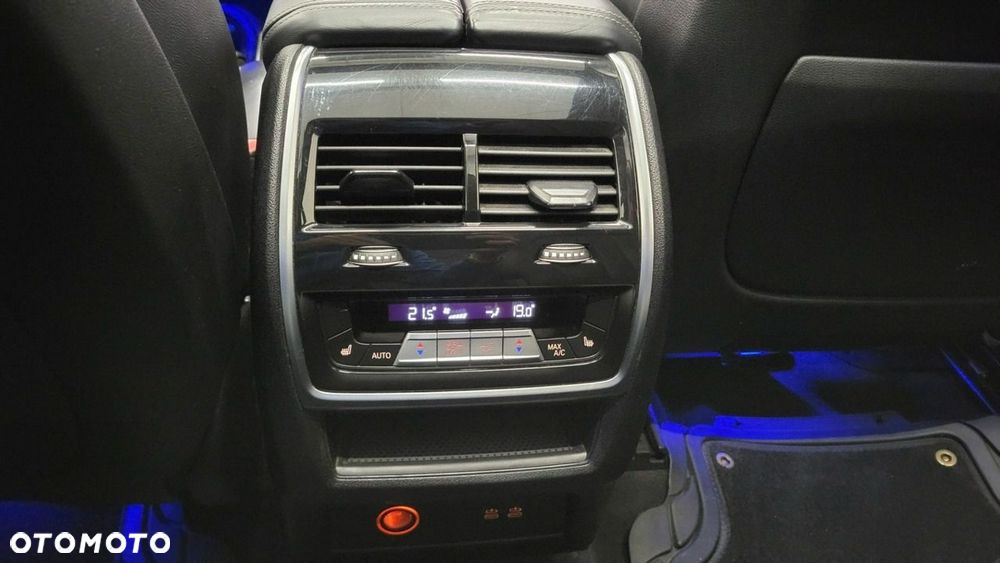 BMW X7 M50i sport - 28