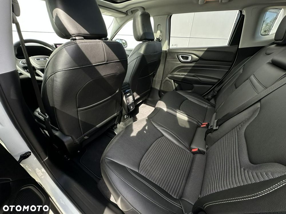 Jeep Compass - 14