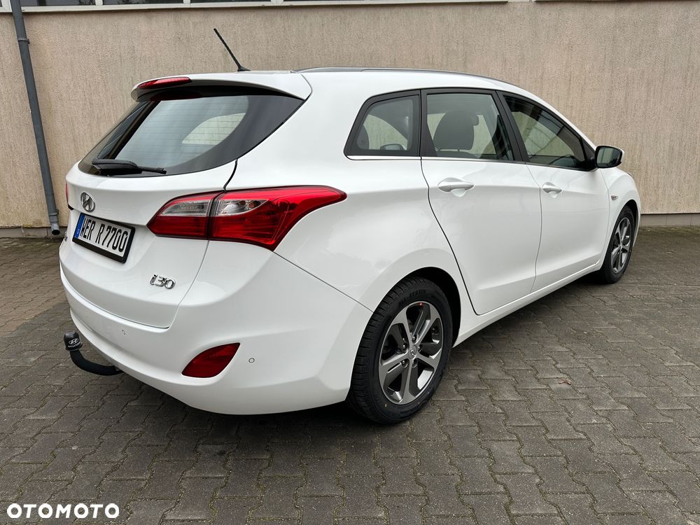 Hyundai i30 blue Kombi 1.6 GDi Passion - 7