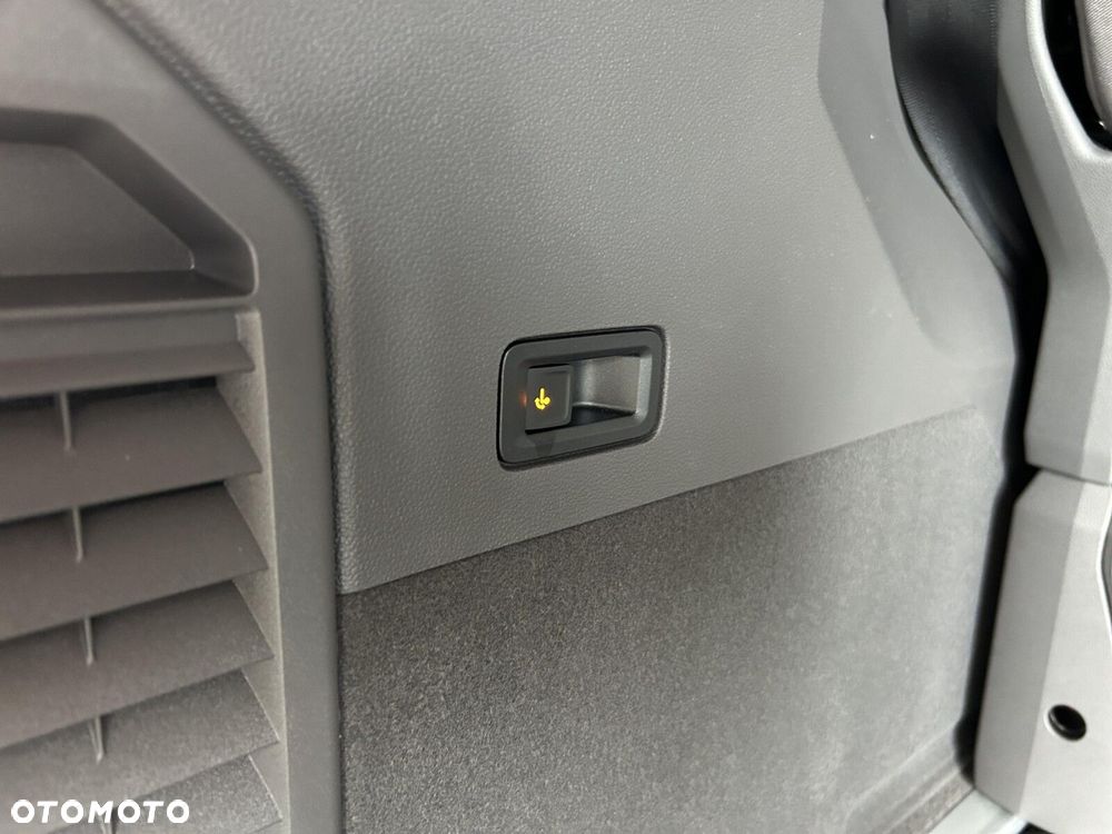 Volkswagen Multivan - 29
