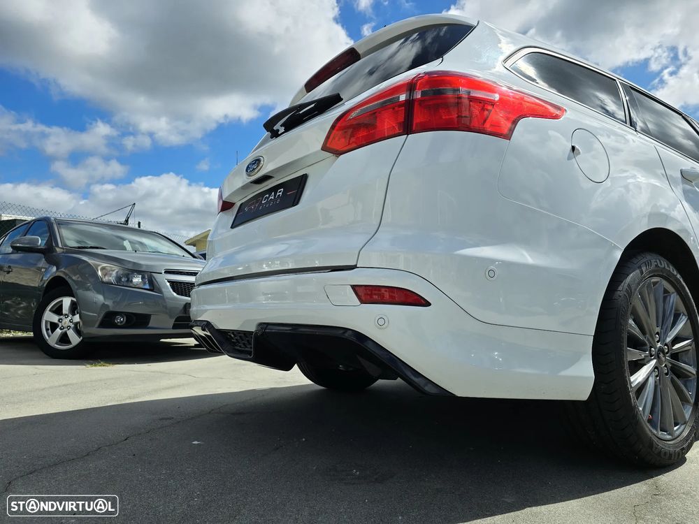 Ford Focus SW 1.0 EcoBoost S&S ST-LINE - 32