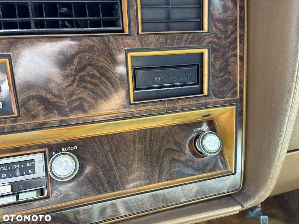 Oldsmobile Delta 88 - 30