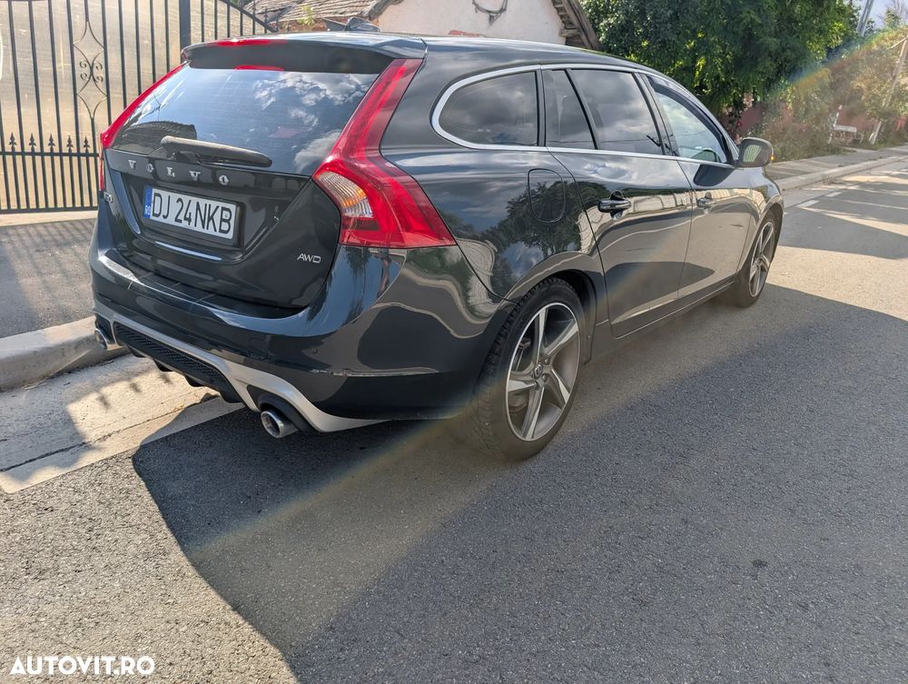 Volvo V60 D5 AWD Geartronic RDesign - 4