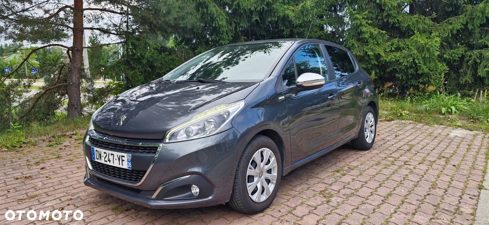 Peugeot 208 - 1