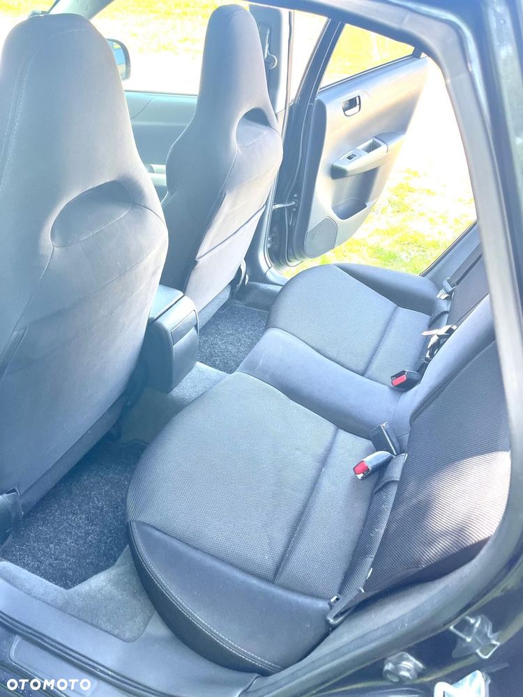 Subaru Impreza - 11