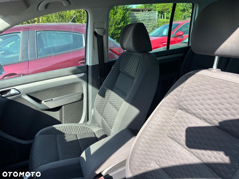 Volkswagen Touran - 9