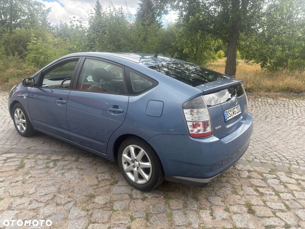 Toyota Prius 1.5 VVT-i Prestige - 1