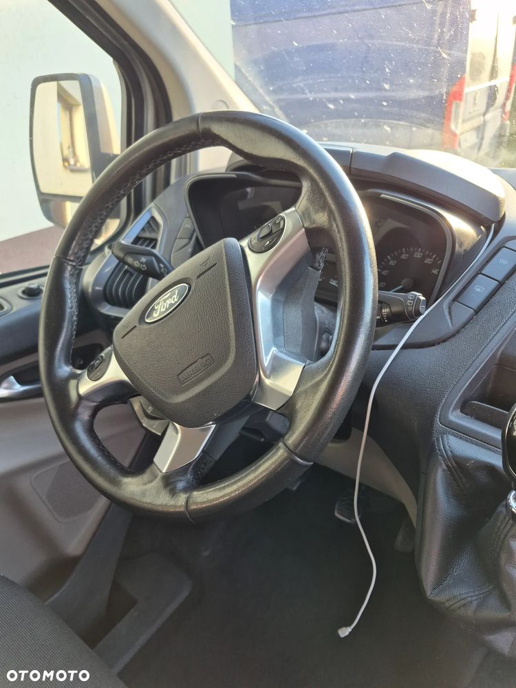 Ford Tourneo Custom 2.0 EcoBlue L2 Titanium - 13
