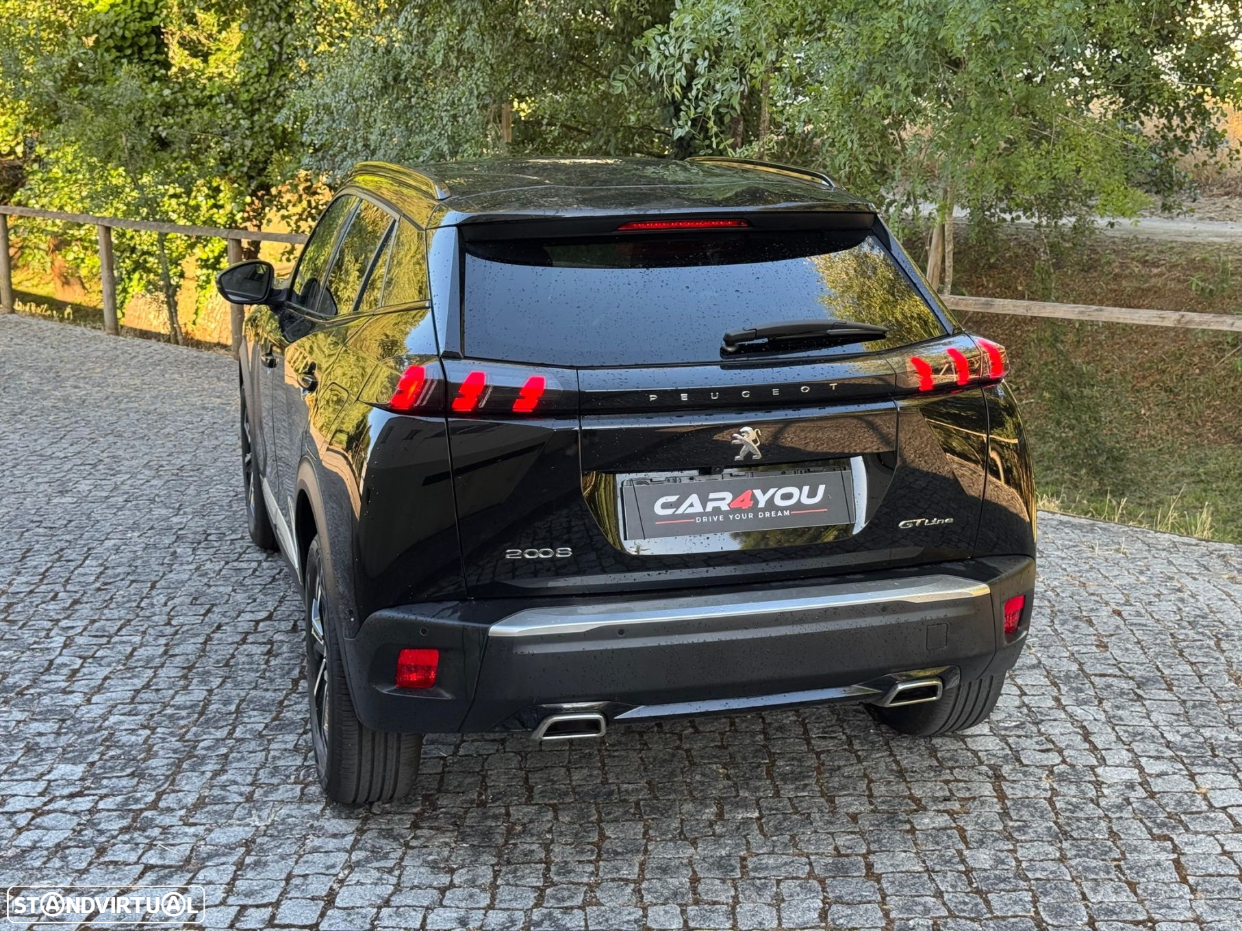 Peugeot 2008 1.2 PureTech GT Line - 11