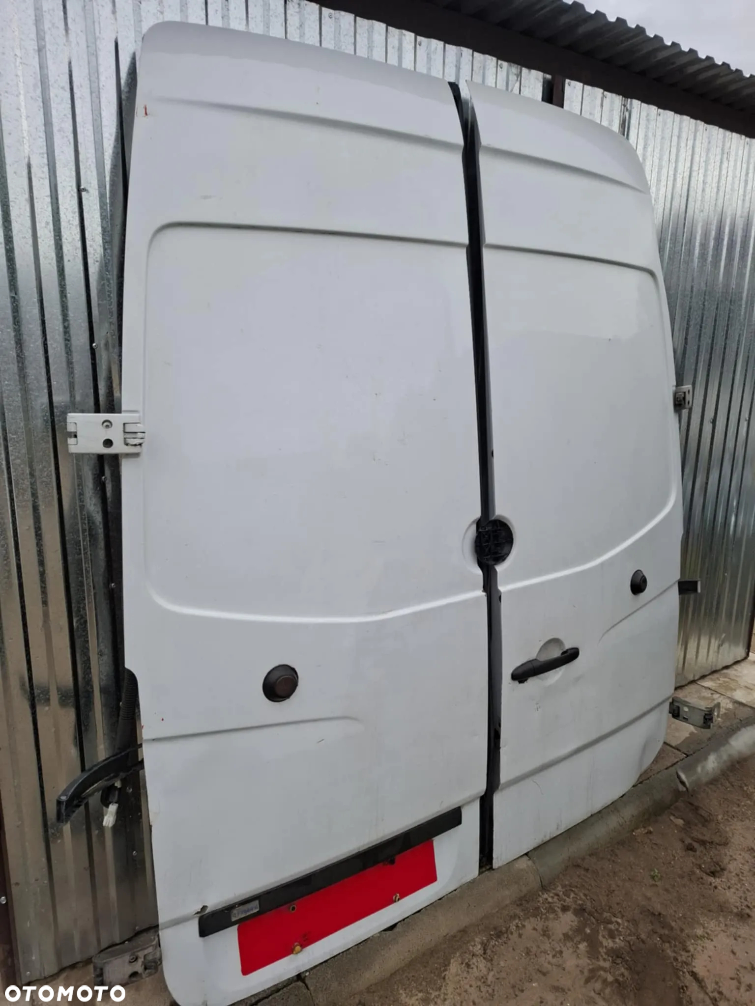 DRZWI TYLNE PRAWE LEWE MERCEDES SPRINTER W906 MAXI CRAFTER - 2