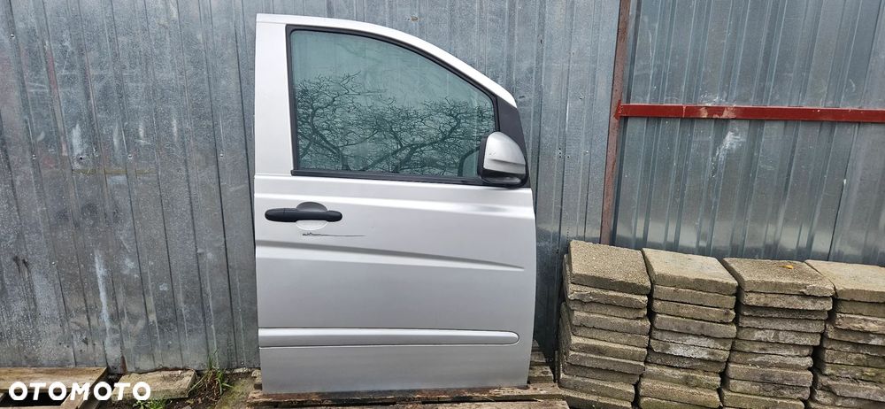 Drzwi kompletne przednie prawe srebrne Mercedes Vito II lift W639 (9744) - 1