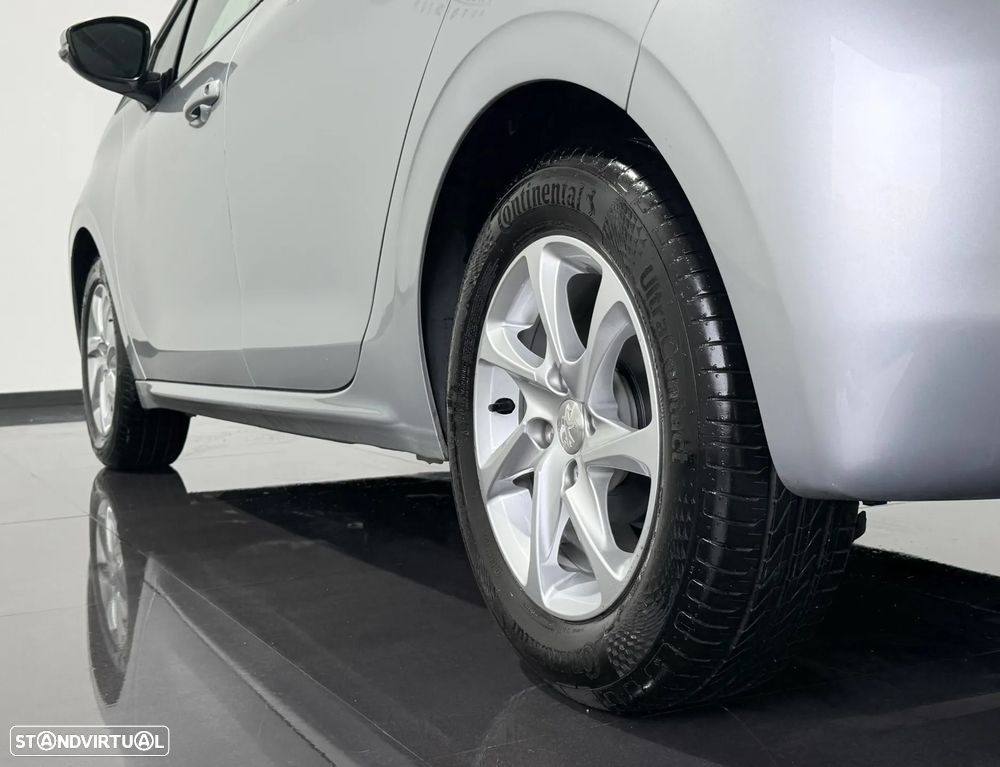Peugeot 208 1.2 PureTech Style - 45