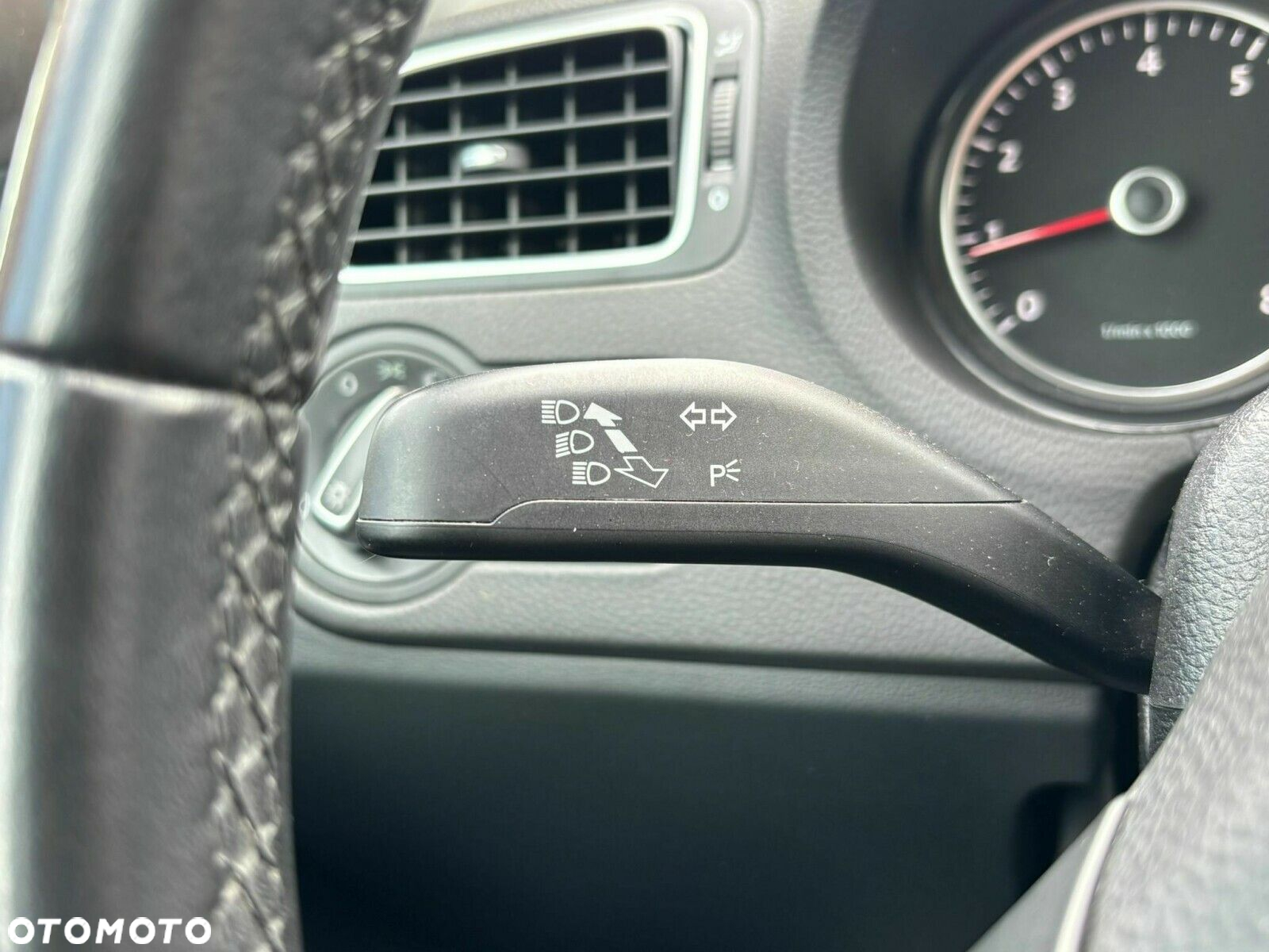 Volkswagen Polo 1.4 16V Comfortline - 20