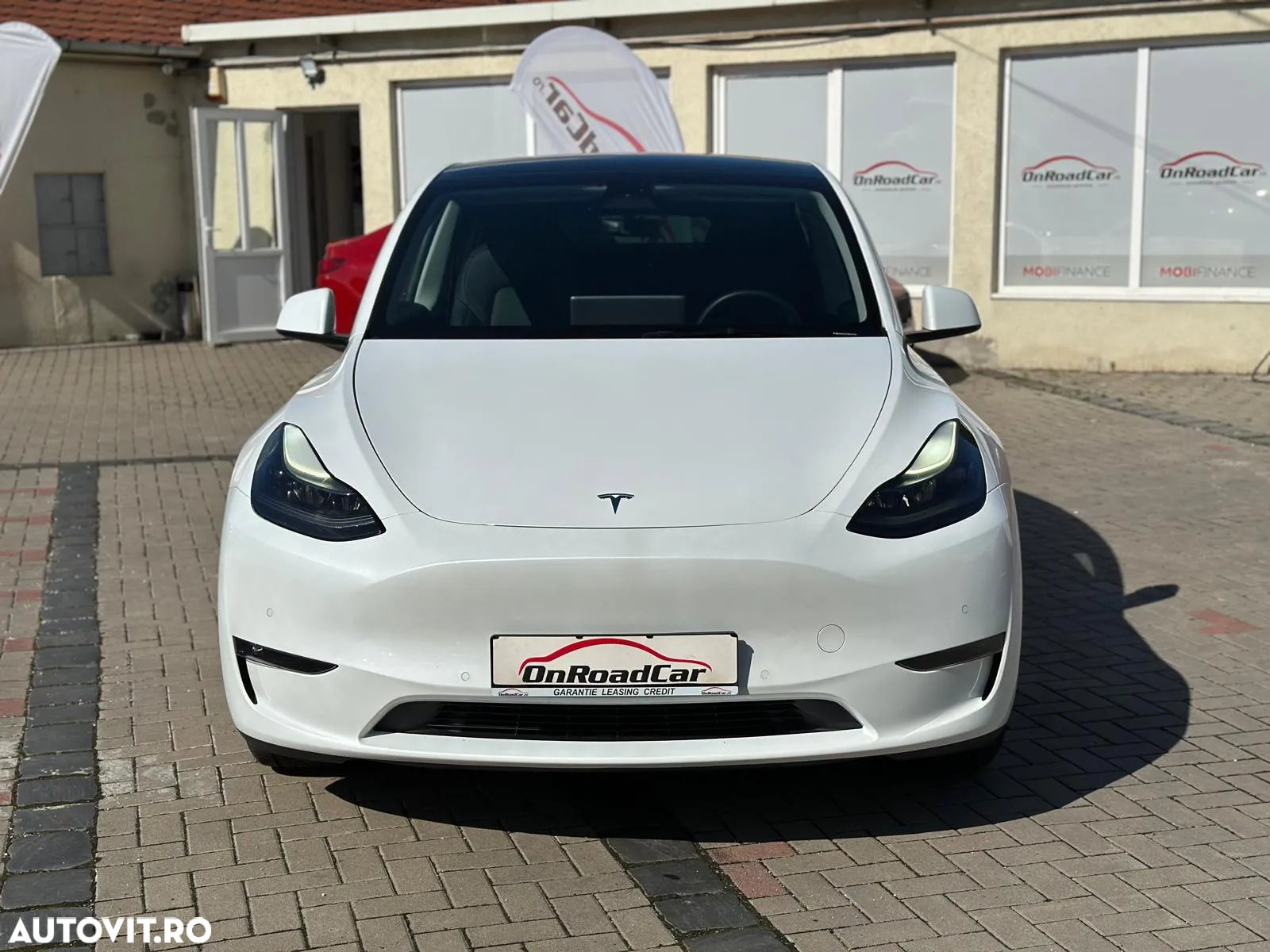 Tesla Model Y Long Range Dual Motor AWD - 12