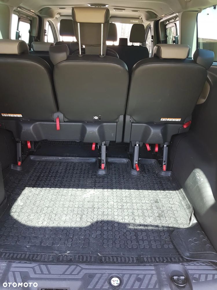 Ford Tourneo Custom - 15