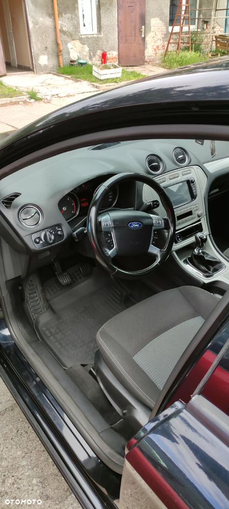 Ford Mondeo 2.0 TDCi Ambiente - 4