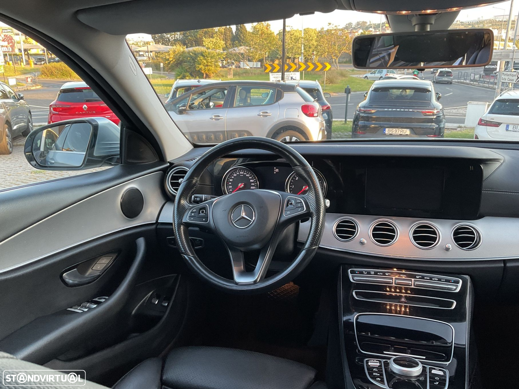 Mercedes-Benz E 220 BlueTEC Avantgarde Auto. - 28