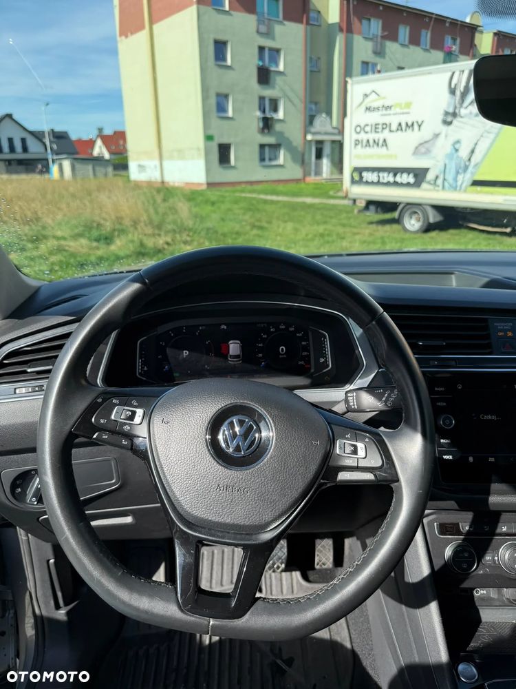 Volkswagen Tiguan - 24