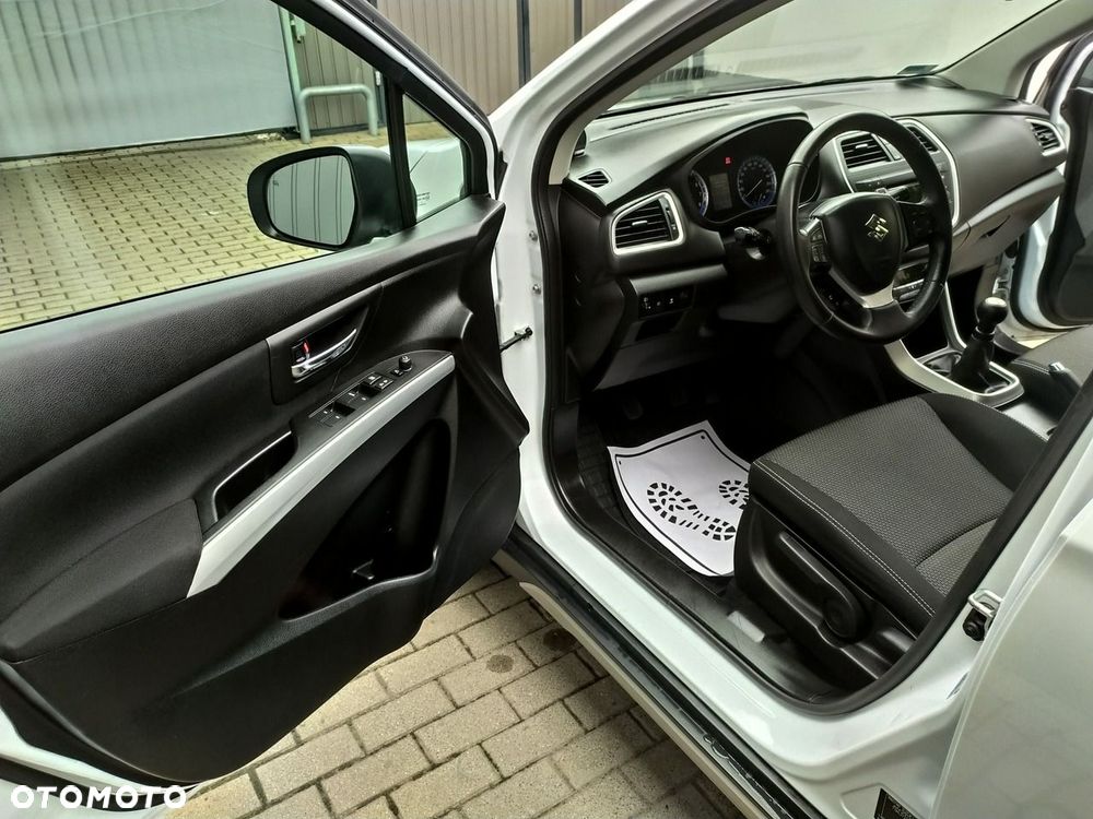 Suzuki SX4 S-Cross - 12
