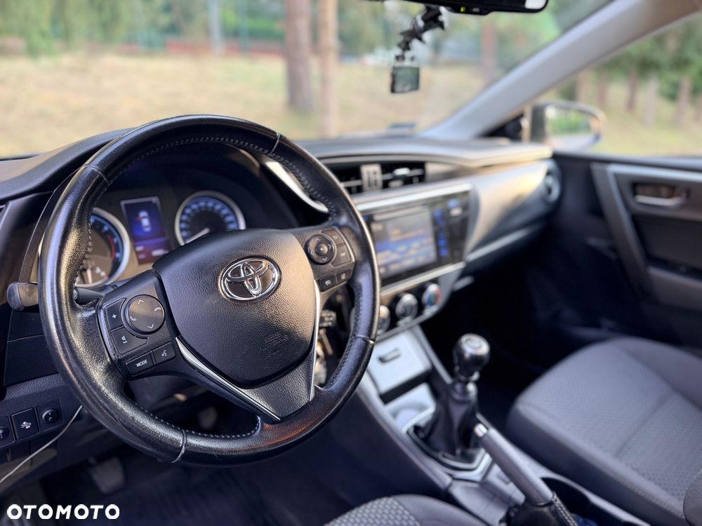 Toyota Corolla 1.6 Comfort - 11