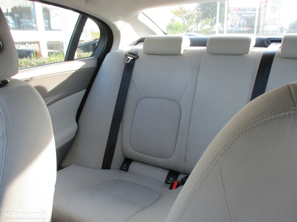 Jaguar XE E-Performance Portfolio - 39