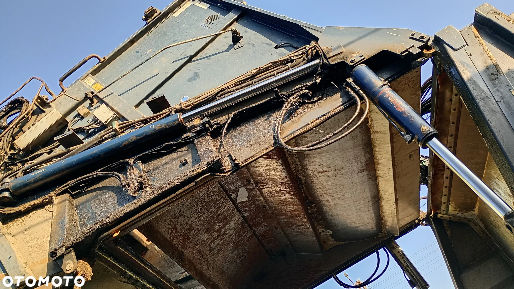 FV.  Siłownik  Hydrauliczny dwustronnego działania  Obudowa fi 115 mm Tłok fi 60 mm Rozłożony 128 cm Złożony 78 cm Skok 50 cm MOCNY - 2