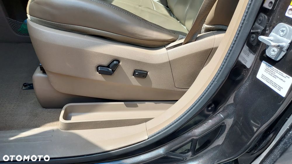 Chrysler Town & Country 3.6 Limited - 30