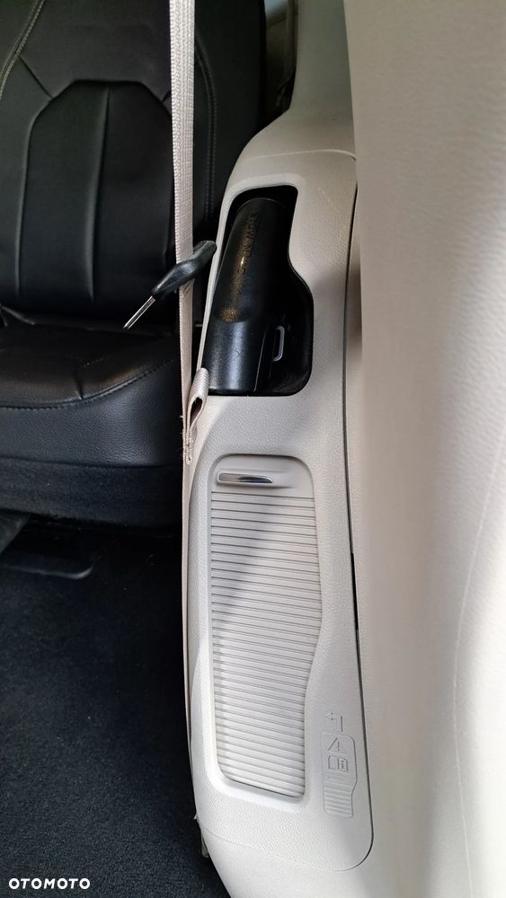 Chrysler Pacifica - 21