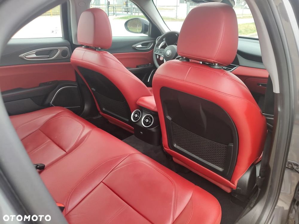 Alfa Romeo Giulia 2.0 Turbo Veloce Q4 - 14
