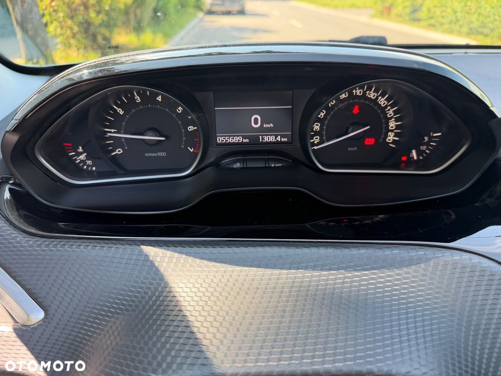 Peugeot 208 - 28
