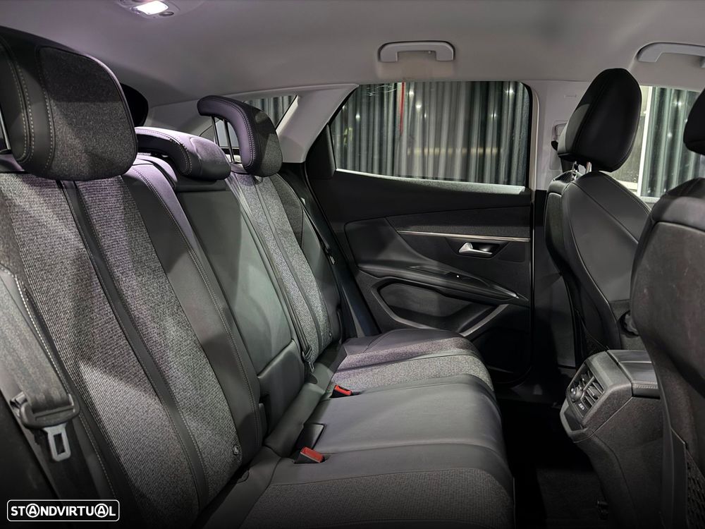 Peugeot 3008 1.2 PureTech Allure Pack - 34