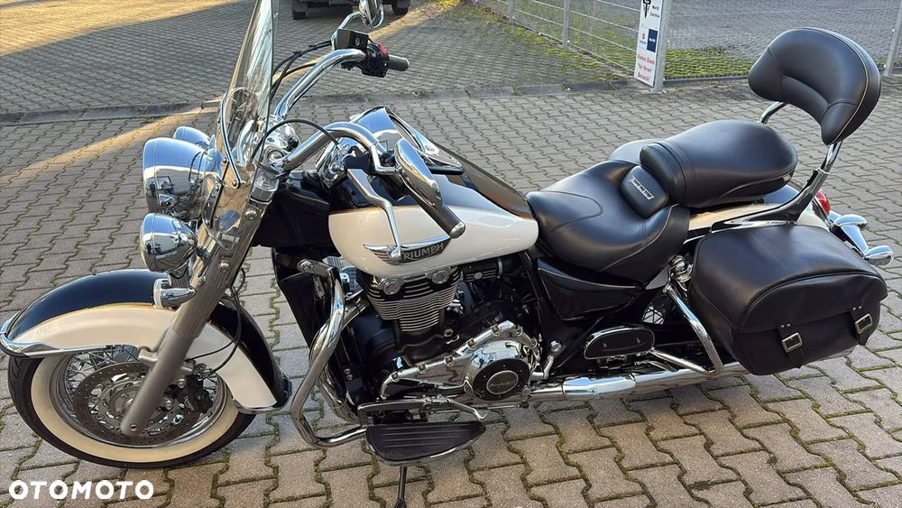 Triumph Thunderbird - 4