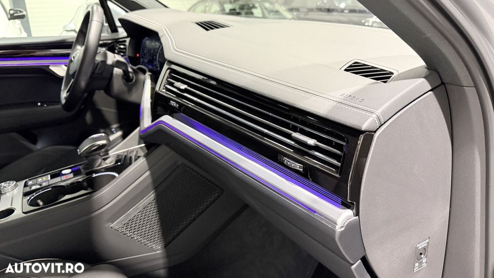 Volkswagen Touareg 3.0 V6 e-Hybrid 4Motion Aut. Elegance - 41