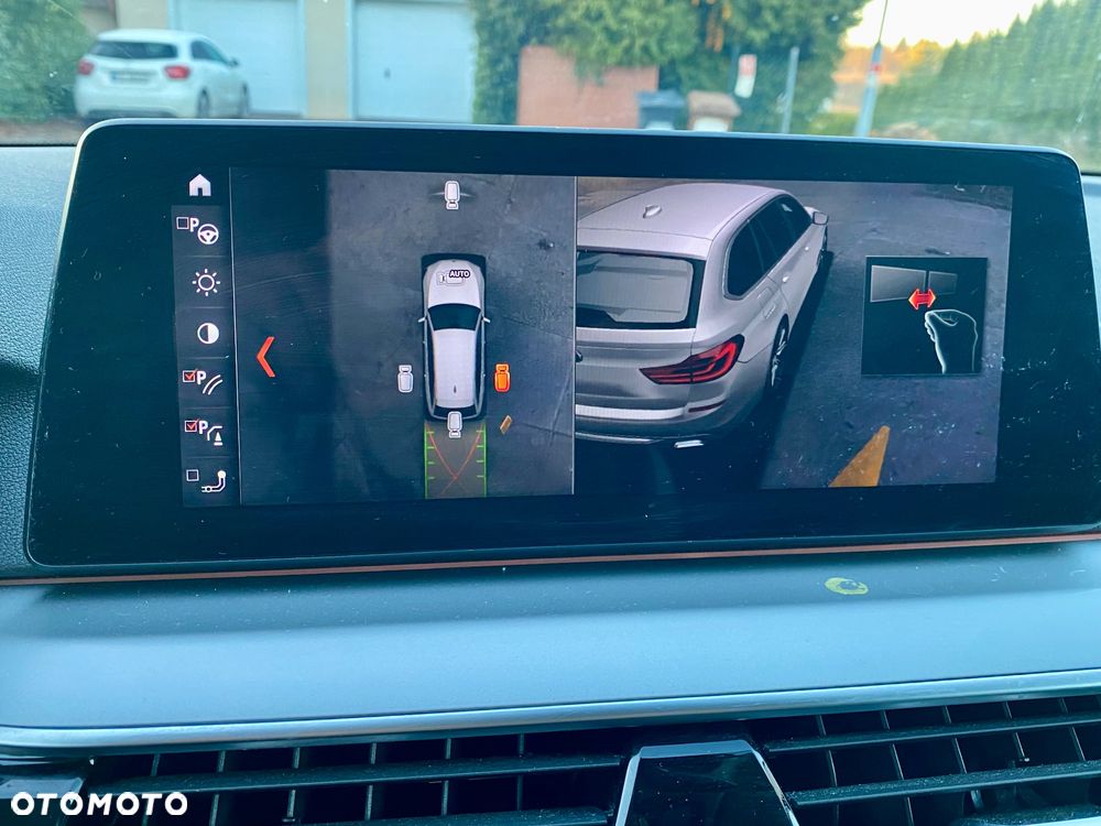 BMW Seria 5 525d - 24