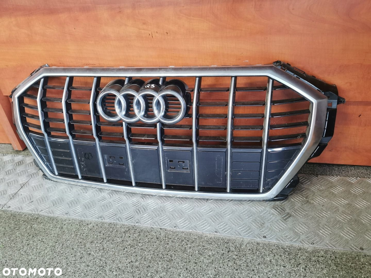 GRILL ATRAPA PRZÓD AUDI Q3 83A II 83A853651C - 3