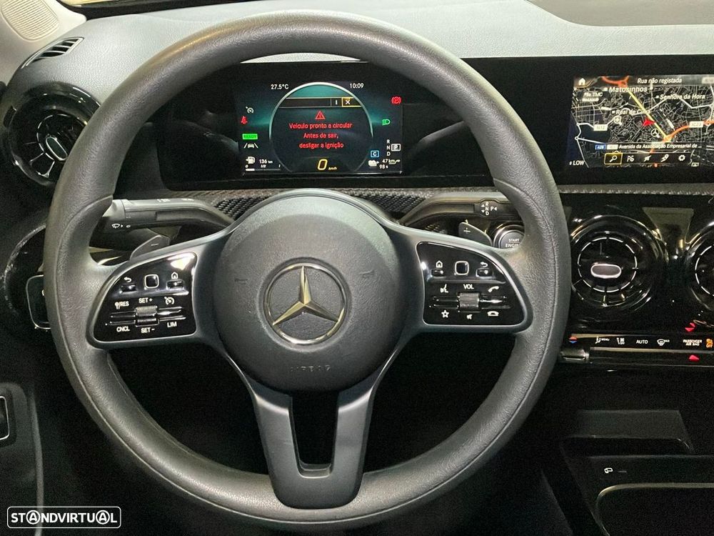 Mercedes-Benz A 250 Limousine - 11
