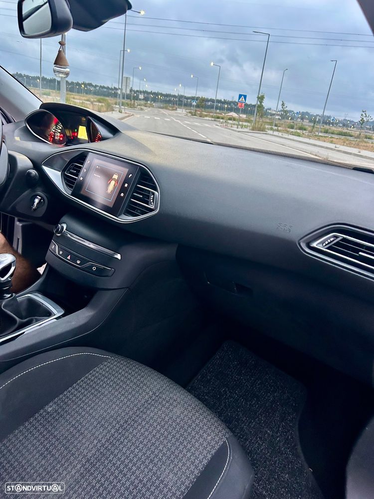 Peugeot 308 1.6 BlueHDi Style - 4