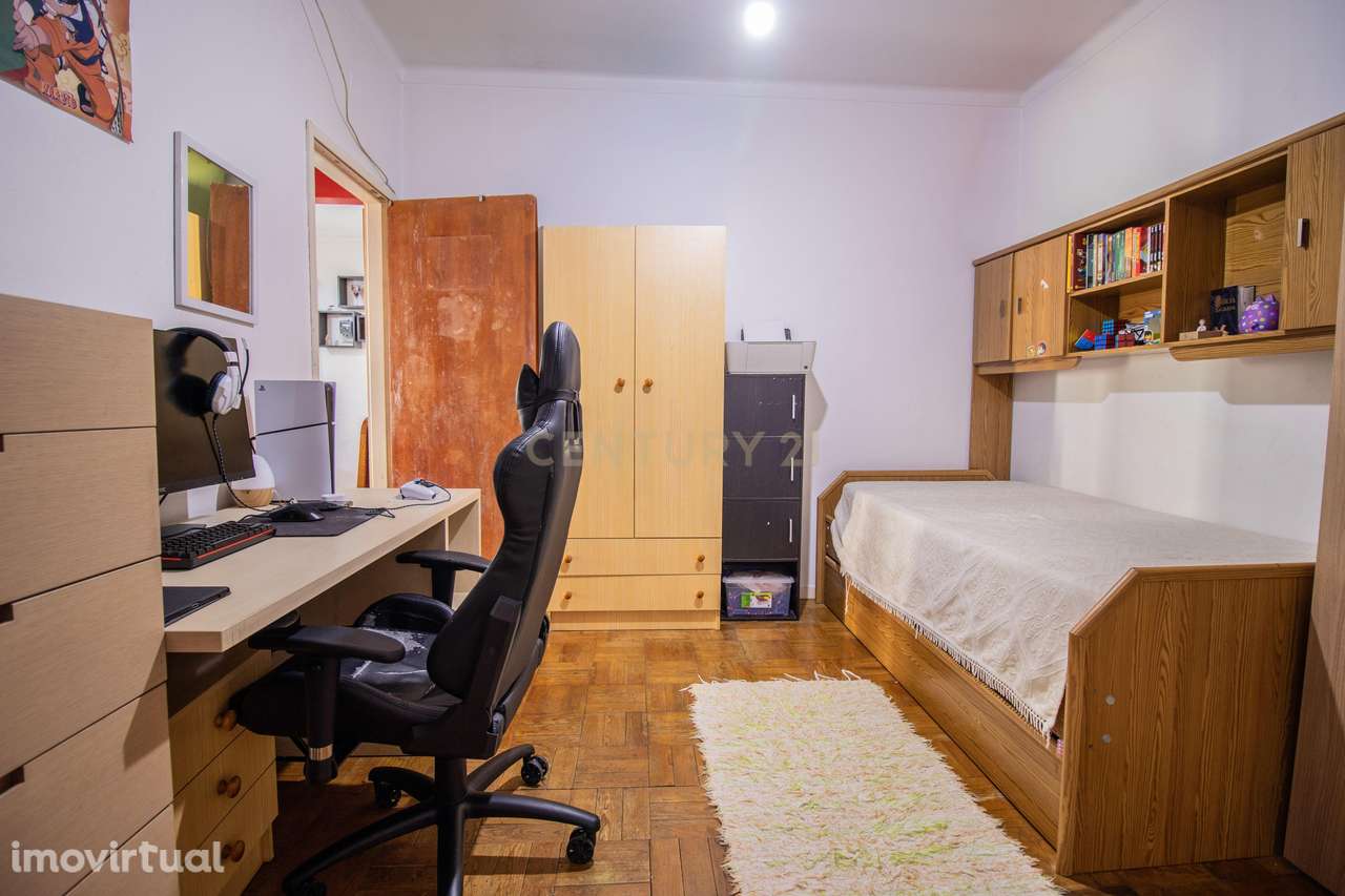 Moradia T3 Com Espaço Exterior a 3km do Hospital da Luz - Grande imagem: 3/39