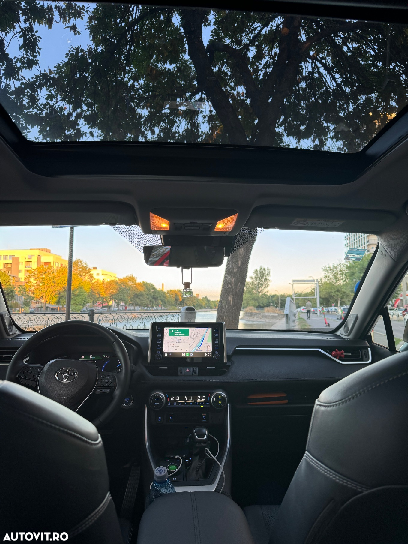 Toyota RAV4 2.5 Hybrid VVT-iE 4x4 Luxury Premium - 8