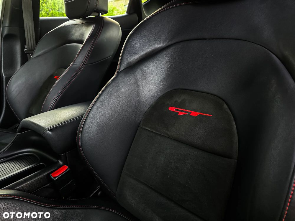 Kia Ceed - 34