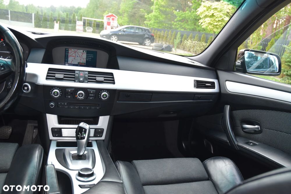 BMW Seria 5 520d - 27