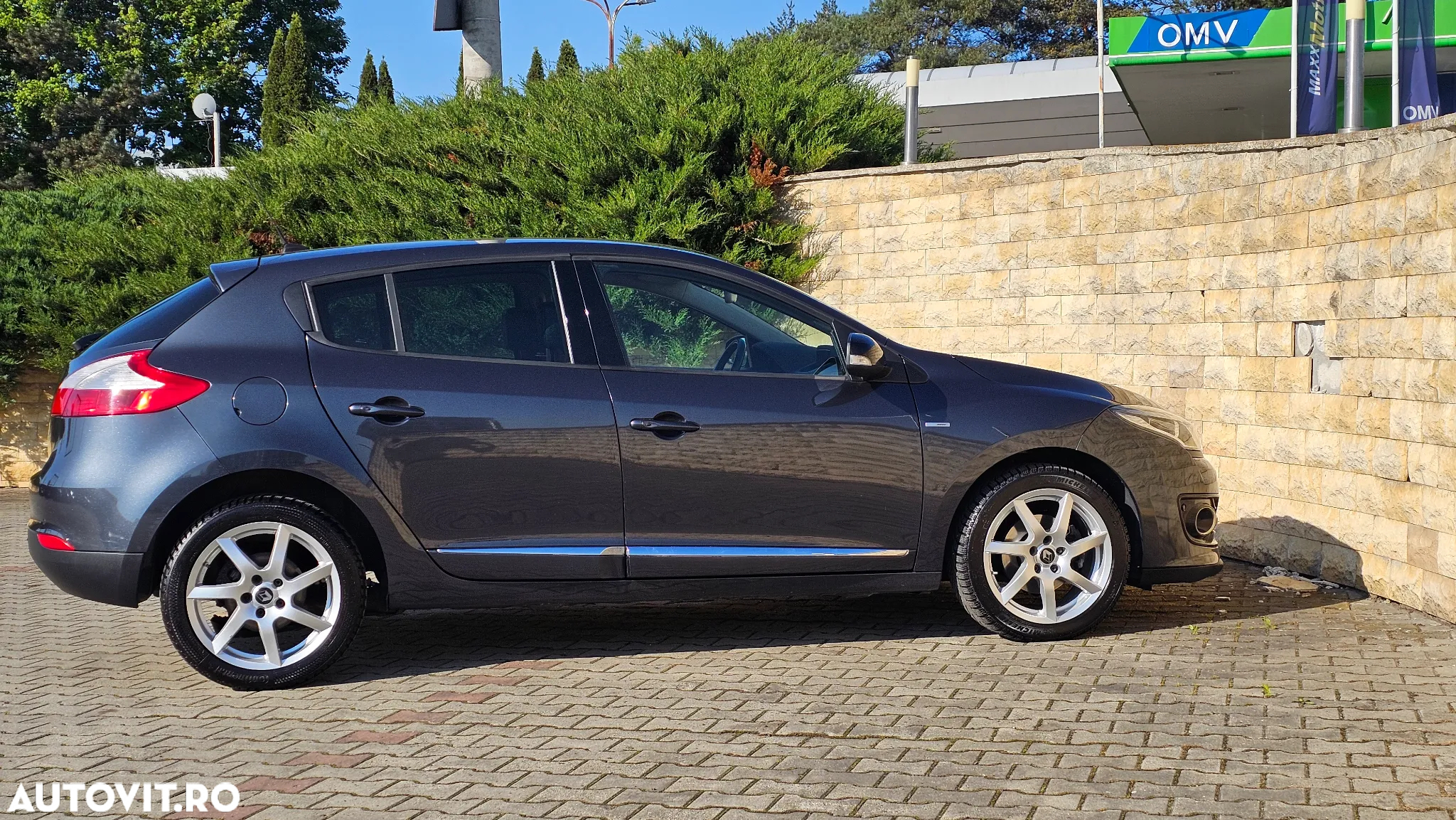 Renault Megane ENERGY TCe 130 EDC BOSE EDITION - 6