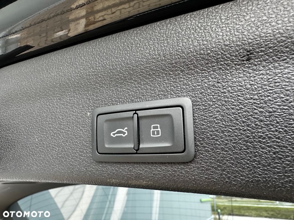 Audi A6 Avant 40 TDI quattro S tronic sport - 35