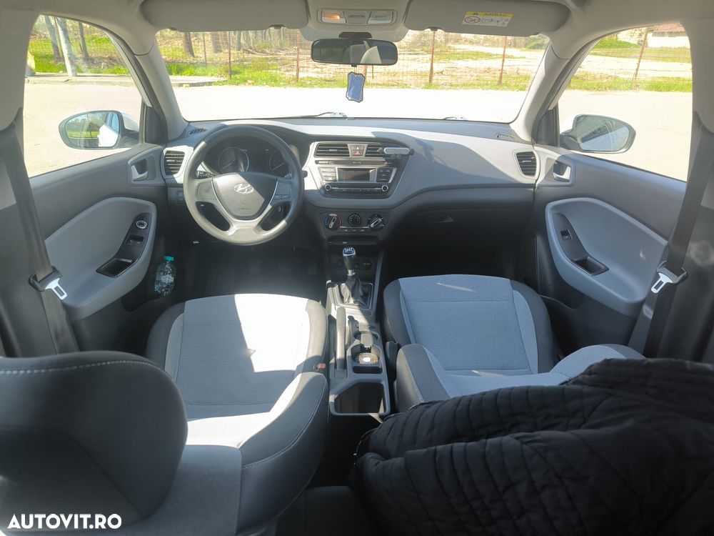 Hyundai i20 - 12