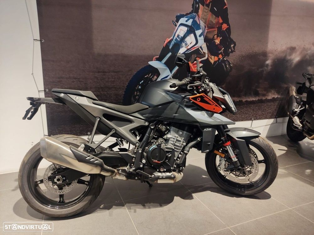 KTM 990 DUKE - 4