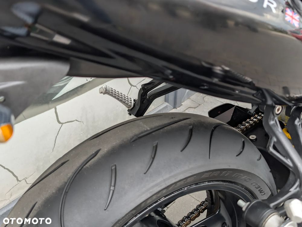 Triumph Speed Four - 12